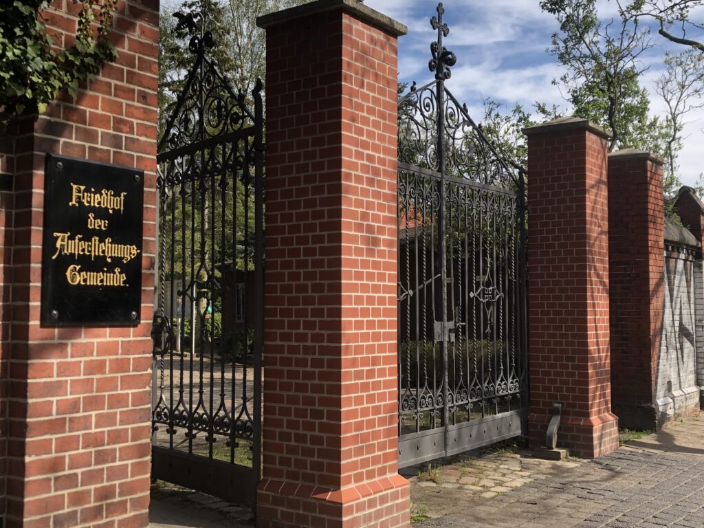 Wunderwelt Auferstehungsfriedhof